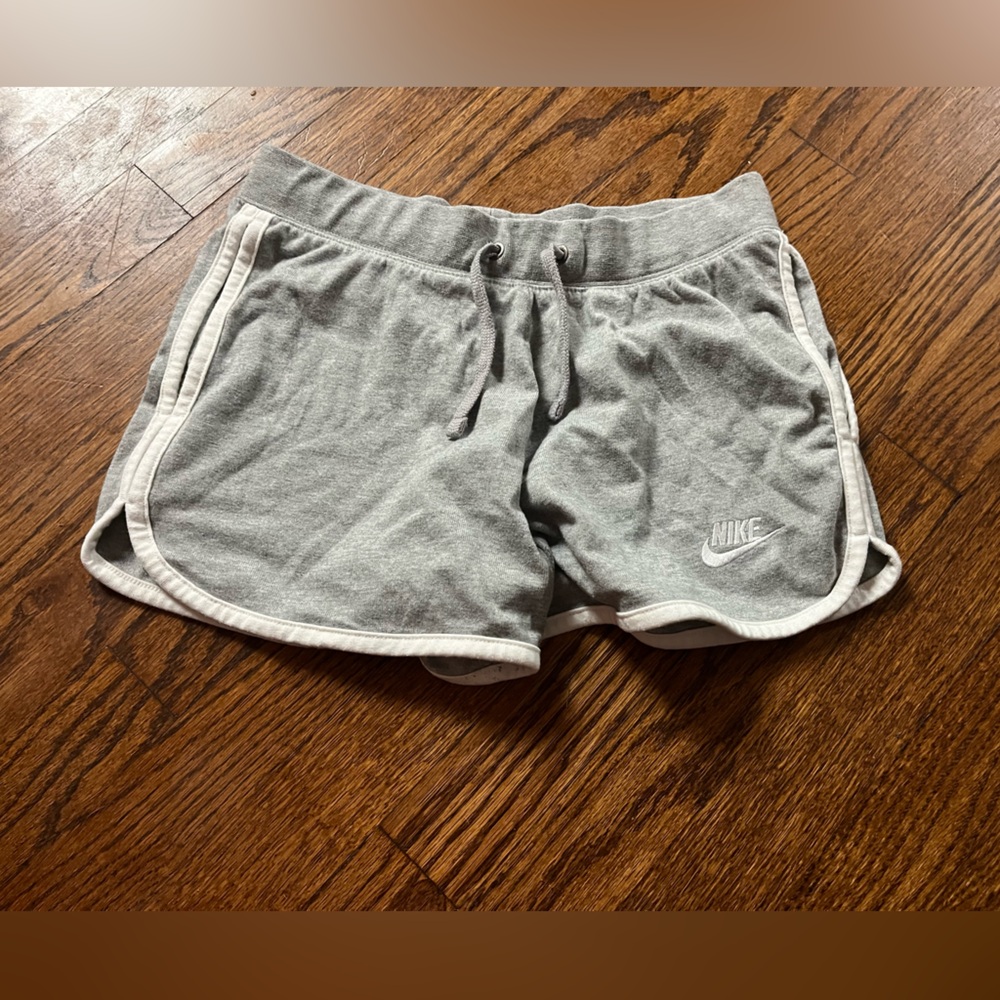Nike shorts size s